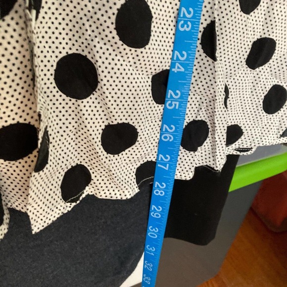 Foxcroft Shirt Womens Sz 12 Button Down Blouse Gray Black Polka Dots Lightweight - Picture 8 of 9